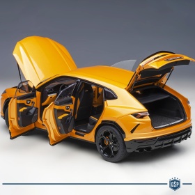 Modelo LAMBORGHINI URUS Naranja boreal, Escala 1:18, Abrible | AUTOart original