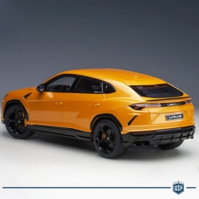 Modelo LAMBORGHINI URUS Naranja boreal, Escala 1:18, Abrible | AUTOart original