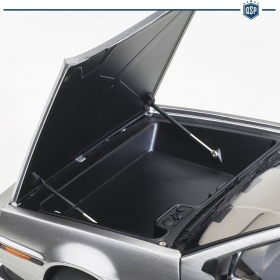DELOREAN DMC-12 Acabado Satinado, Escala 1:18, Abrible | AUTOart original | Regreso al futuro