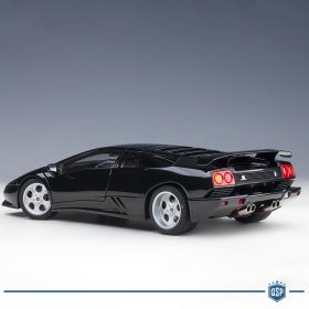 Modelo LAMBORGHINI DIABLO SE30 Negro Intenso Metálico, Escala 1:18, Abrible | AUTOart original