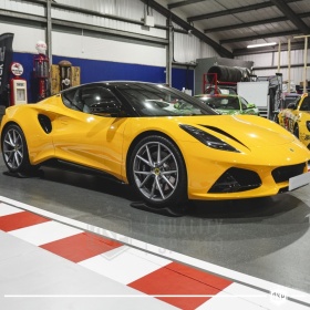 Cuscini SALVA GOMME Carbon Per Lotus Emira, Antiovalizzanti Ruote | Originali Kuberth MADE IN ITALY
