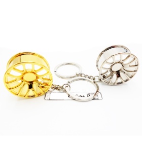 Llavero para Coche RUEDA DE ALEACIÓN CROMADA en Metal IDEA DE REGALO