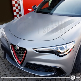Borde de Rejilla para Alfa Romeo Stelvio, Forma de V Rojo | Borde Decorativo Tuning