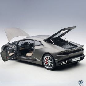 Modelo LAMBORGHINI HURACAN LP610-4 Gris Titanio, Escala 1:12, Abrible | AUTOart original