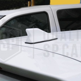 Weisse Autoantenne HAIFISCHFLOSSE Antenne-Universal | Echter AM-FM-DAB+-Empfang Gummibasis