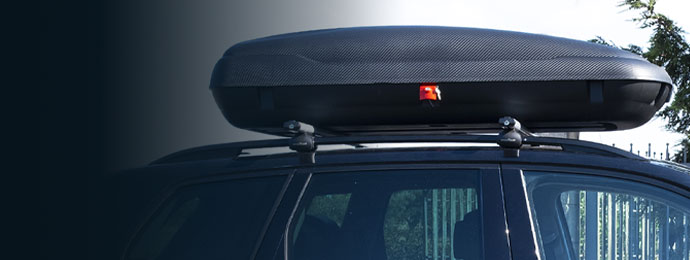 Dachbox auf dem Auto von 320 Lt