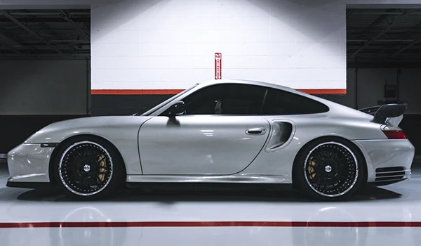 Porsche 911 Deportiva con accesorios de tuning