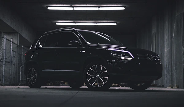 Volkswagen SUV con accesorios decorativos
