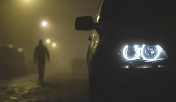 BMW con ojos de ángel LED blancos
