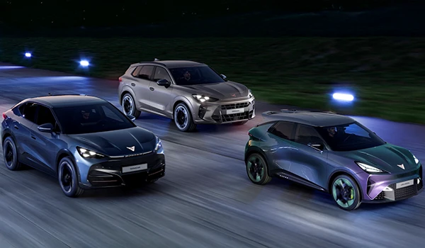 Auto Cupra nella Notte con Accessori Led
