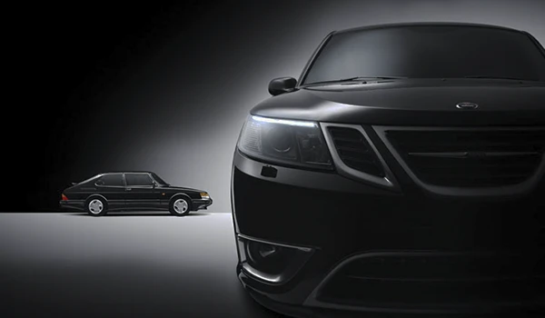 Automóviles Saab con accesorios exteriores decorativos
