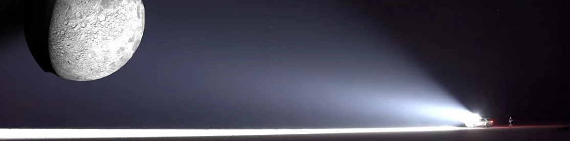 Luces-LED-Faros-de-coche-con-muchos-lúmenes-Verdadero-o-falso Coche que ilumina la luna con luces LED | Sarcasmo