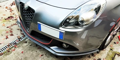 Alfa Romeo Giulietta con Spoiler Anteriore Carbonio